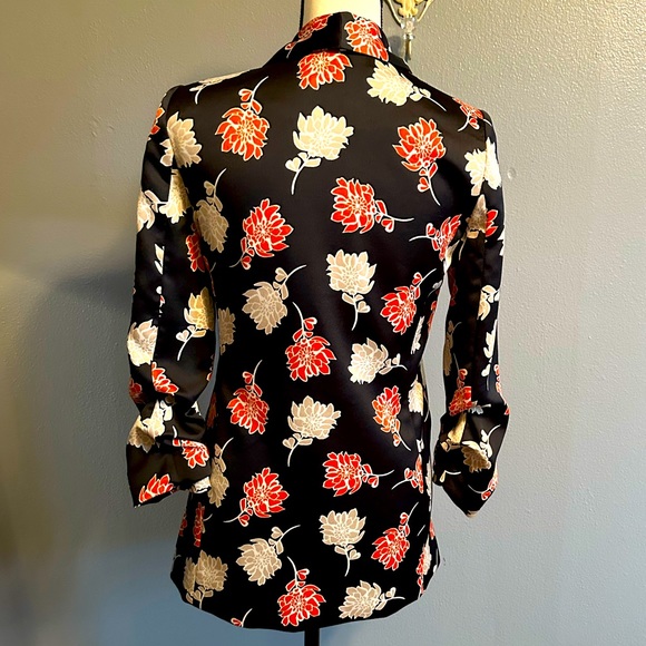 CALVIN KLEIN EXQUISITE FLORAL BLAZER. Size 0. - Picture 2 of 8